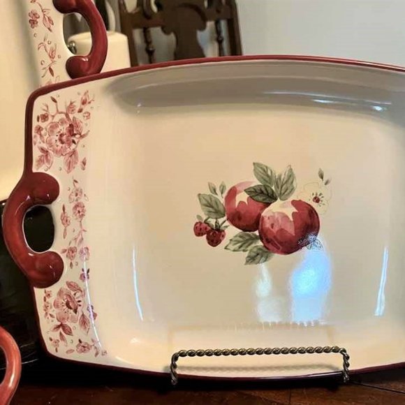 Pfaltzgraff Delicious 3Tray Serving Set | Nesting Platters | Serving Platters - Picture 7 of 16